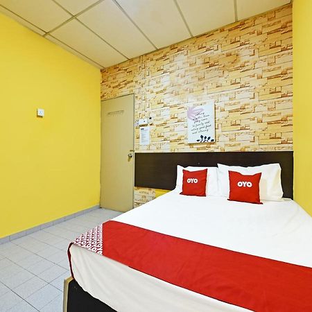 Oyo 90363 Nyamanya Inn Kuantan Exterior foto