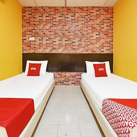 Oyo 90363 Nyamanya Inn Kuantan Exterior foto