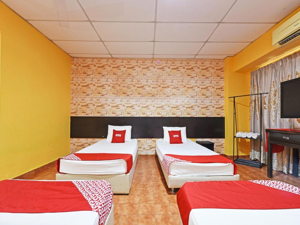Oyo 90363 Nyamanya Inn Kuantan Exterior foto